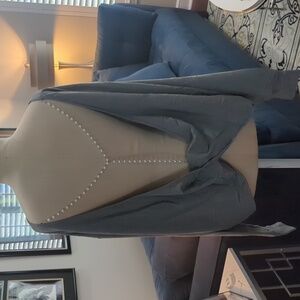 Venus Drop-back Pearl Sweatshirt